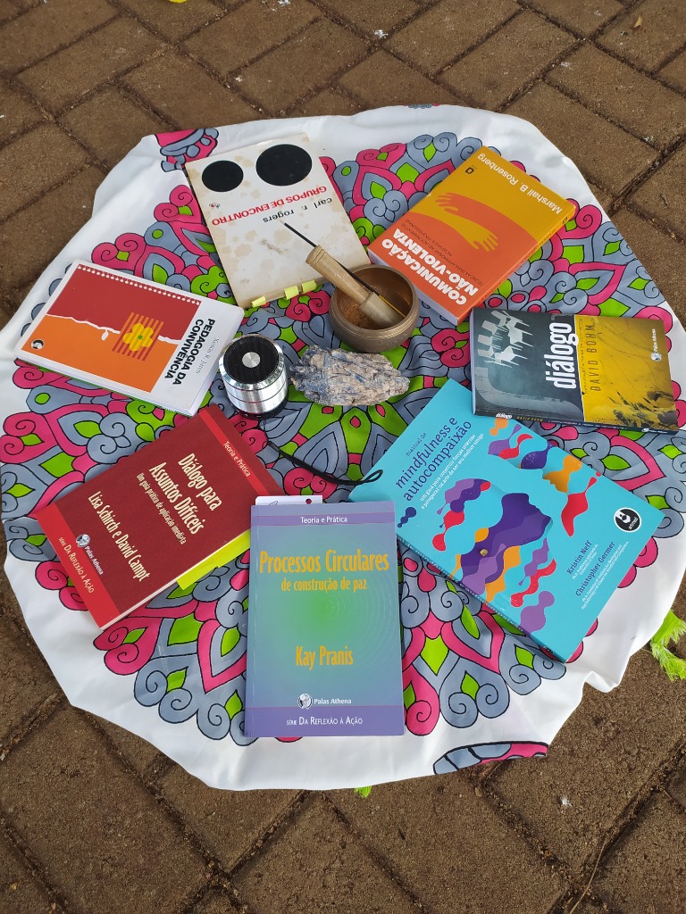 Livros e materiais de facilitação